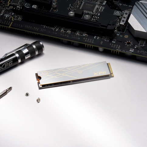 Твердотельный накопитель/ ADATA SSD XPG MARS 980 BLADE, 2000GB, M.2(22x80mm), NVMe, PCIe 5.0 x4, 3D NAND, R/W 14000/13000MB/s, IOPs 2 000 000/1 650 000, TBW 1480, DWPD 0.4, with Heat Sink (5 лет) фото 9